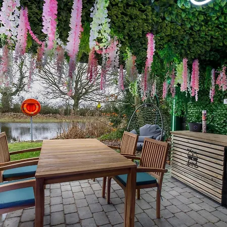 Rosewood With Hot Tub * Skipwith
