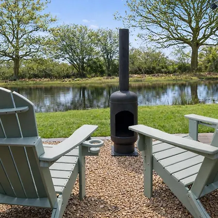 Rosewood With Hot Tub Apartment Skipwith